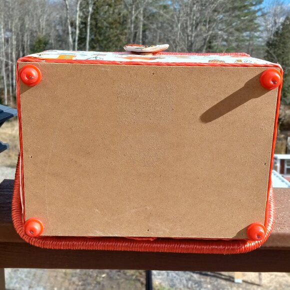 Fabric Covered Sewing Storage Box with Handle Resembles Singer - Picture 6 of 11